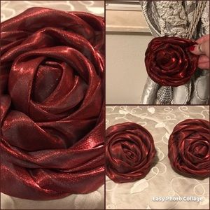 NWOT Rosette clip backs for Curtains 1 set of 2